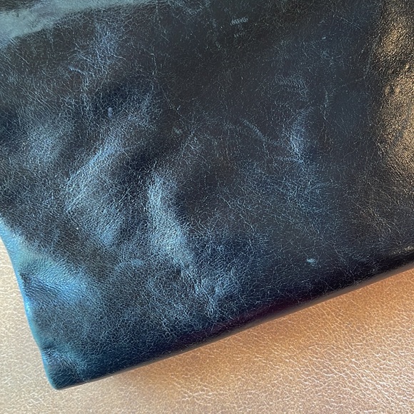 Hobo Leanne Crossbody Clutch